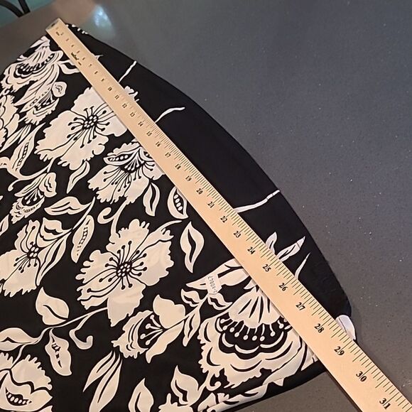 Karin Steven's sz 6 blk sundress with white florals around hem NWT - Picture 7 of 10